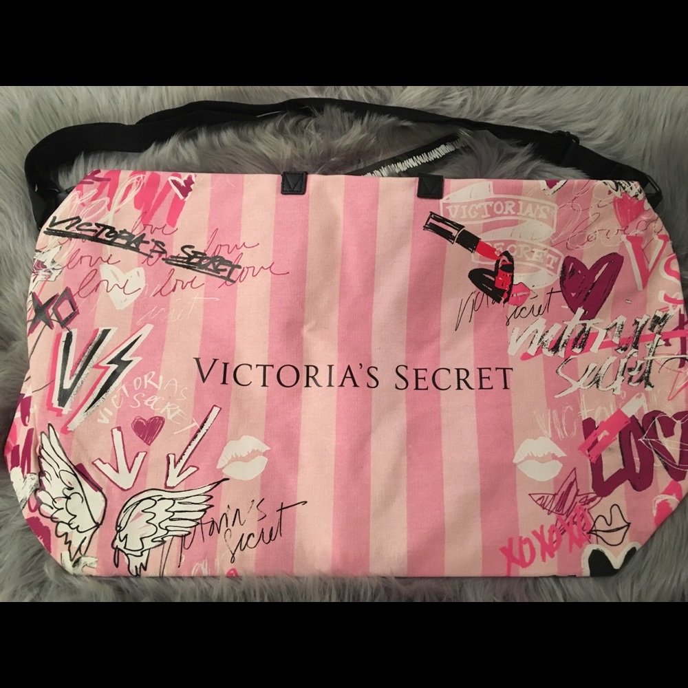 Victoria’s Secret Travel Bag